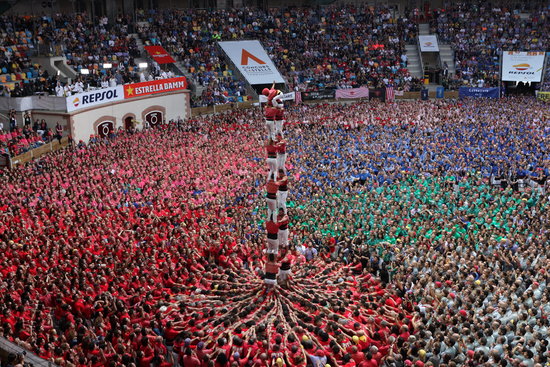 The Joves Xiquets de Valls colla perform at the Tarragona human towers competition on October 7 2018 (by Violeta Gumà)